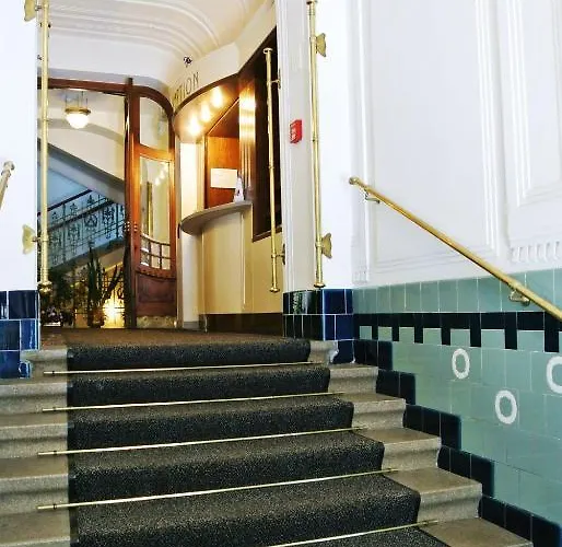 Schonbrunn Hotel 3*