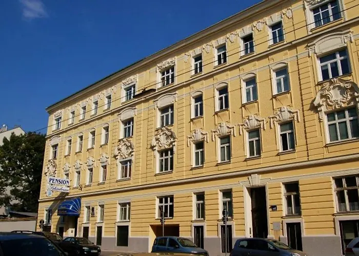 Schonbrunn Hotel 3*
