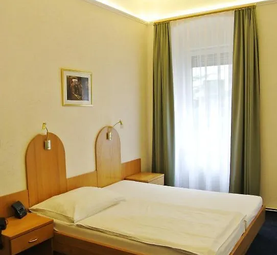 Schonbrunn Hotel 3*
