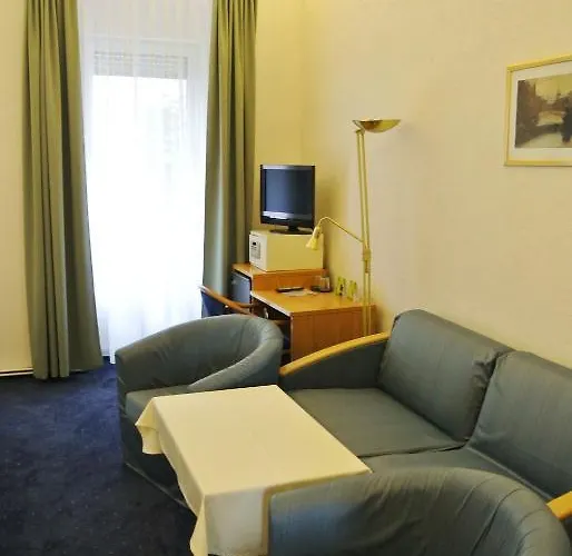 Schonbrunn 3* Viena