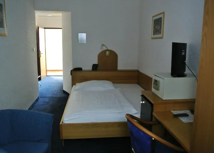 Schonbrunn Hotel 3*