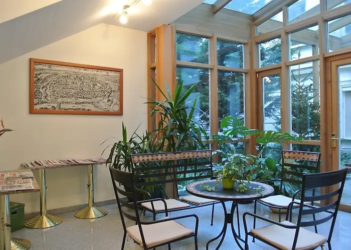 Schonbrunn Hotel 3*